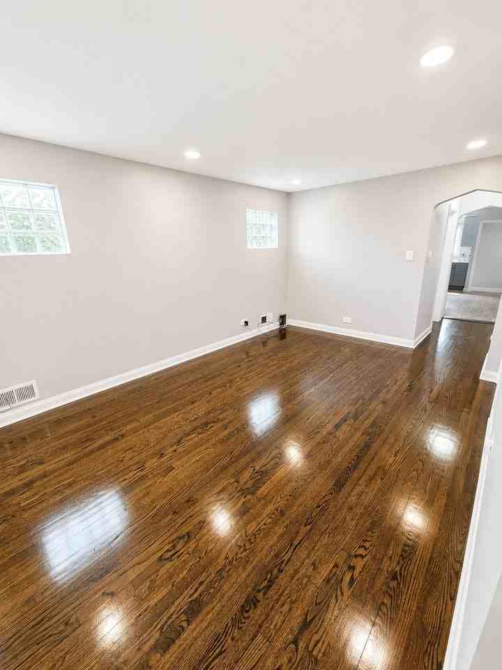 12552 S Yale Ave - Photo 5 of 10