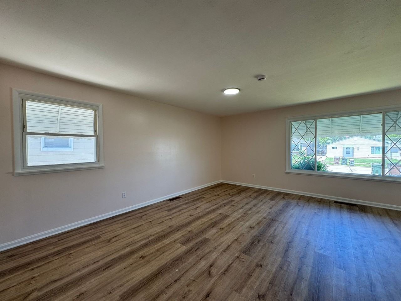 3415 Center Dr - Photo 6 of 19