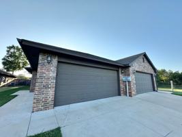 featured image of 412 Chalk Hill Ct
