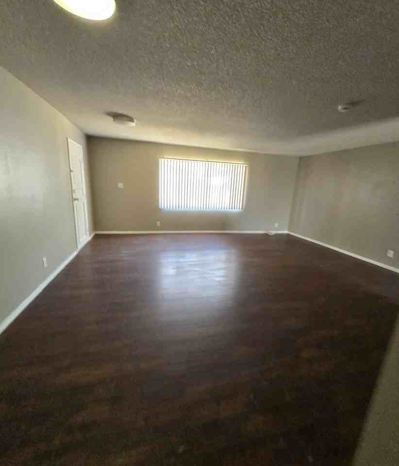 2200 Dune Dr - Photo 4 of 10