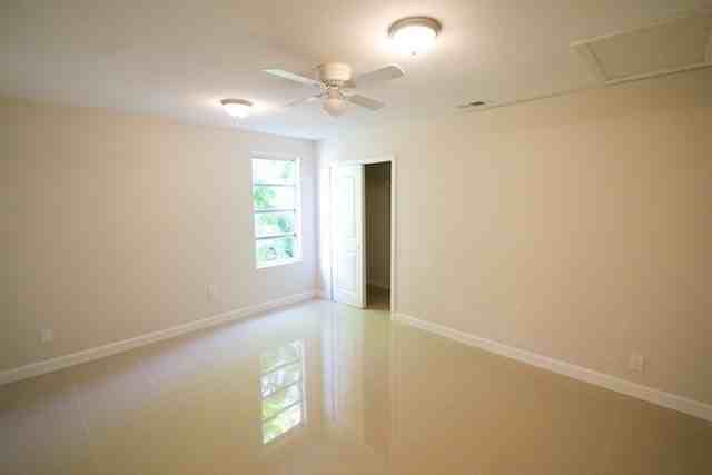 336 Se Tranquilla Ave - Photo 7 of 19