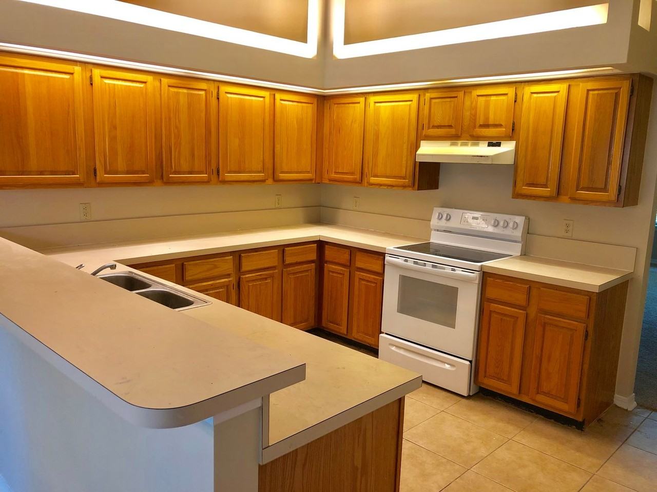 2298 Pirates Bay Dr - Photo 2 of 5