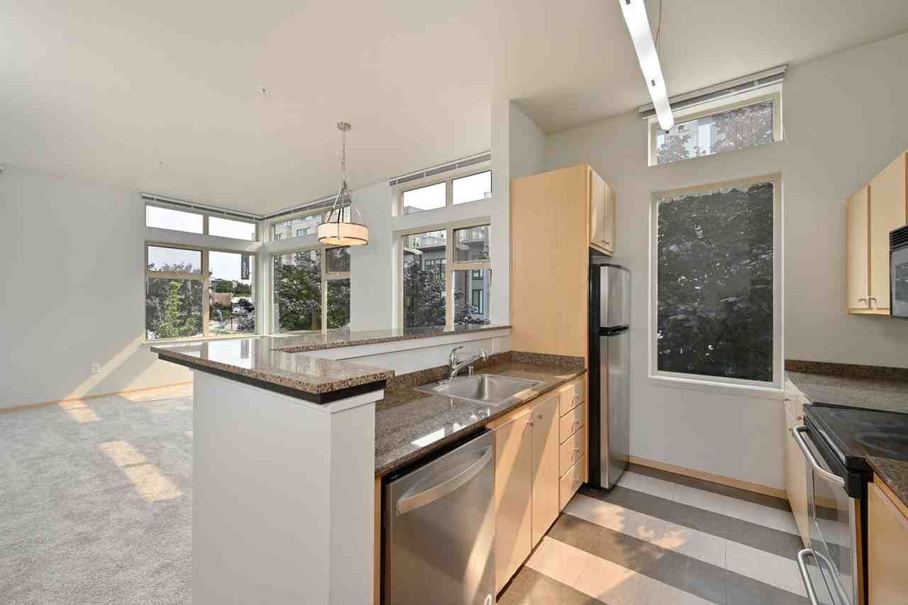 425 23rd Ave S #A303 - Photo 7 of 24