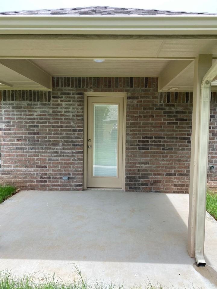 1322 E Cavanaugh St - Photo 3 of 17