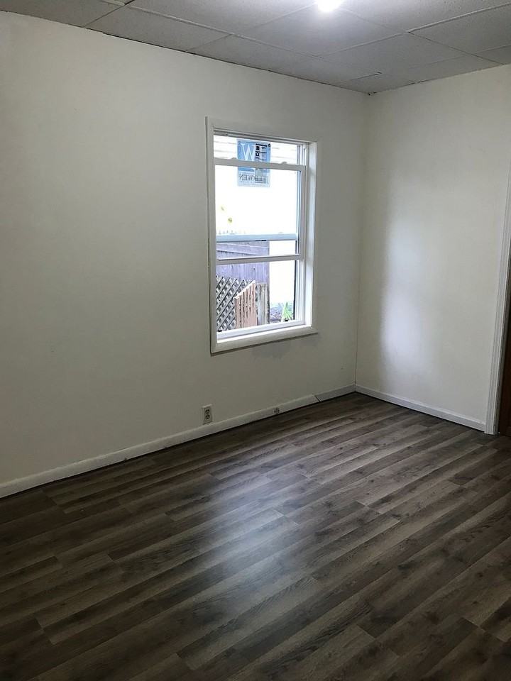 1006 S 35th St - Photo 7 of 15