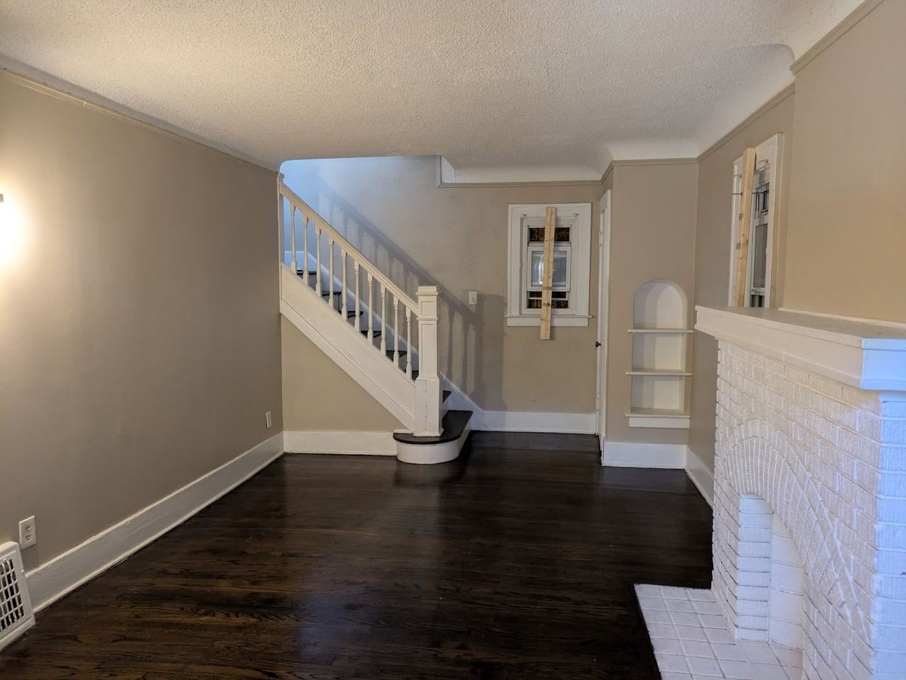 8230 Ohio St - Photo 2 of 13