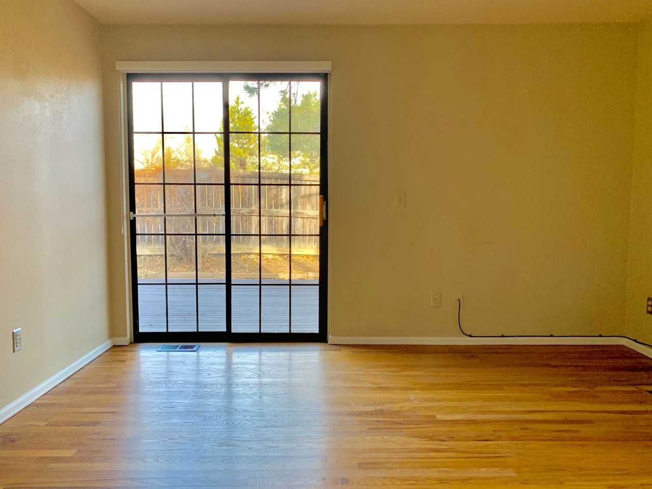 543 W Sycamore Cir - Photo 4 of 31