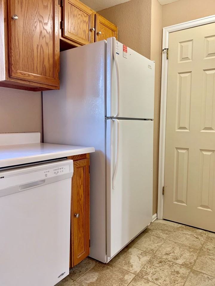 543 W Sycamore Cir - Photo 7 of 31