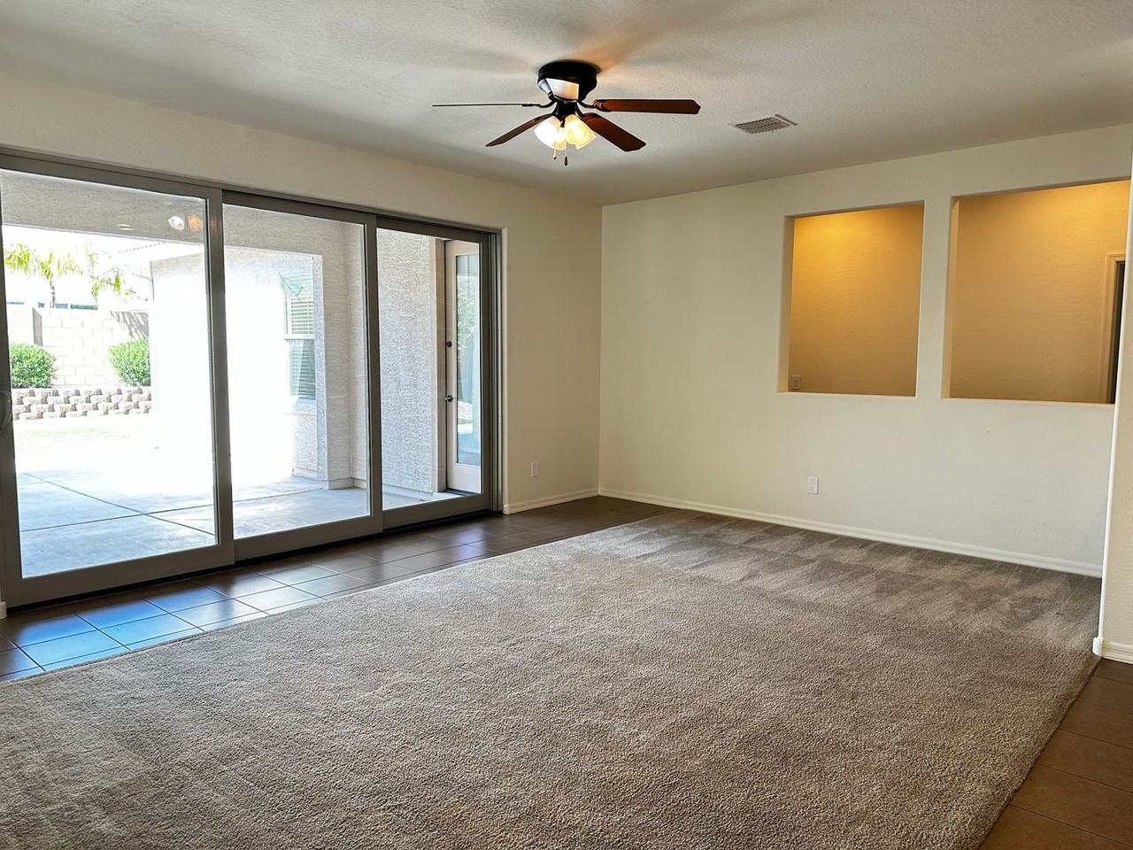 18618 W Mountain View Rd - Photo 4 of 38