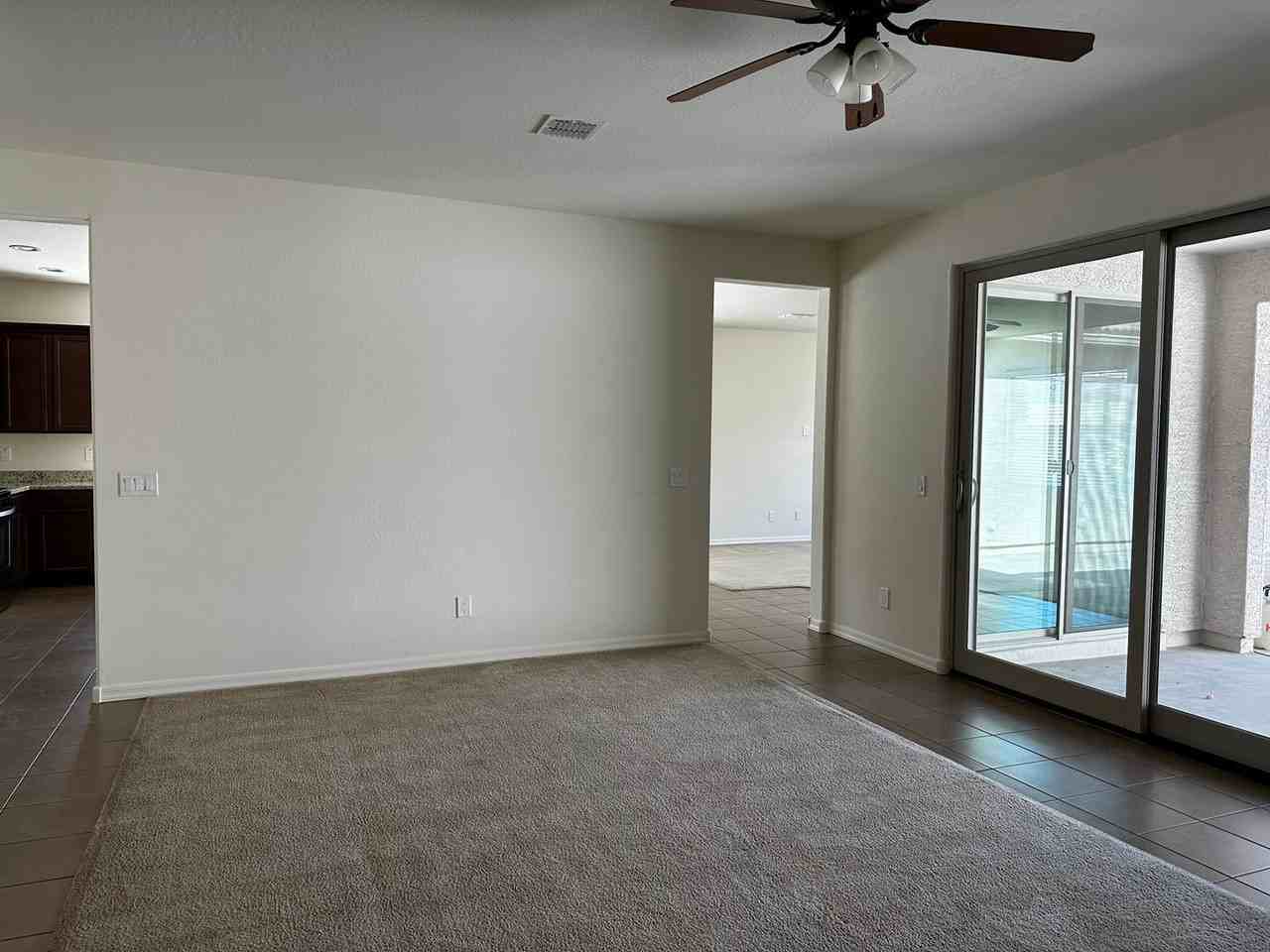 18618 W Mountain View Rd - Photo 5 of 38