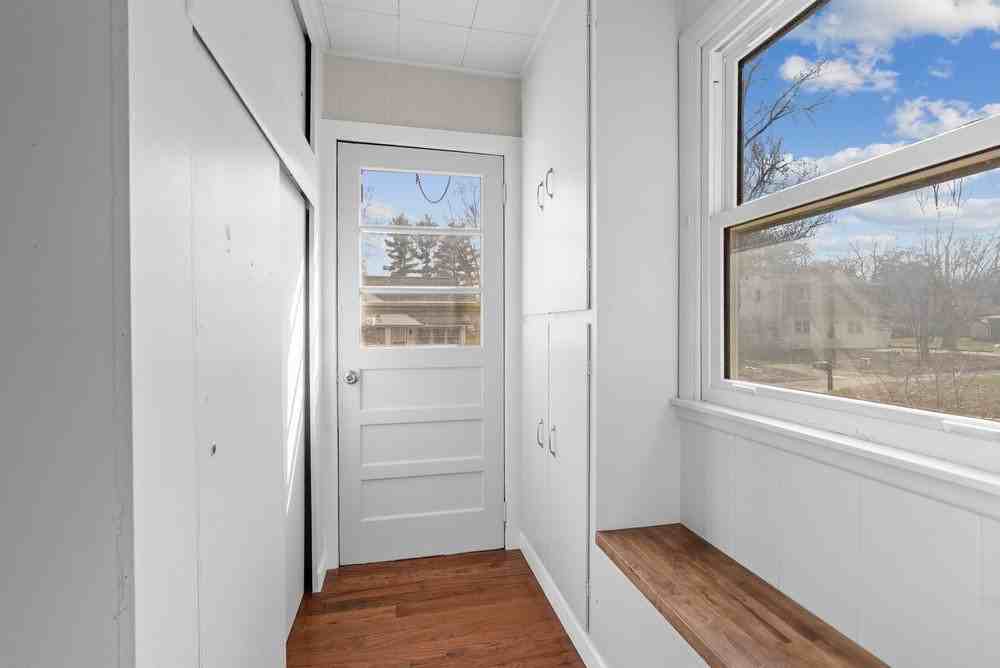 3022 Cottonwood Ln - Photo 2 of 20