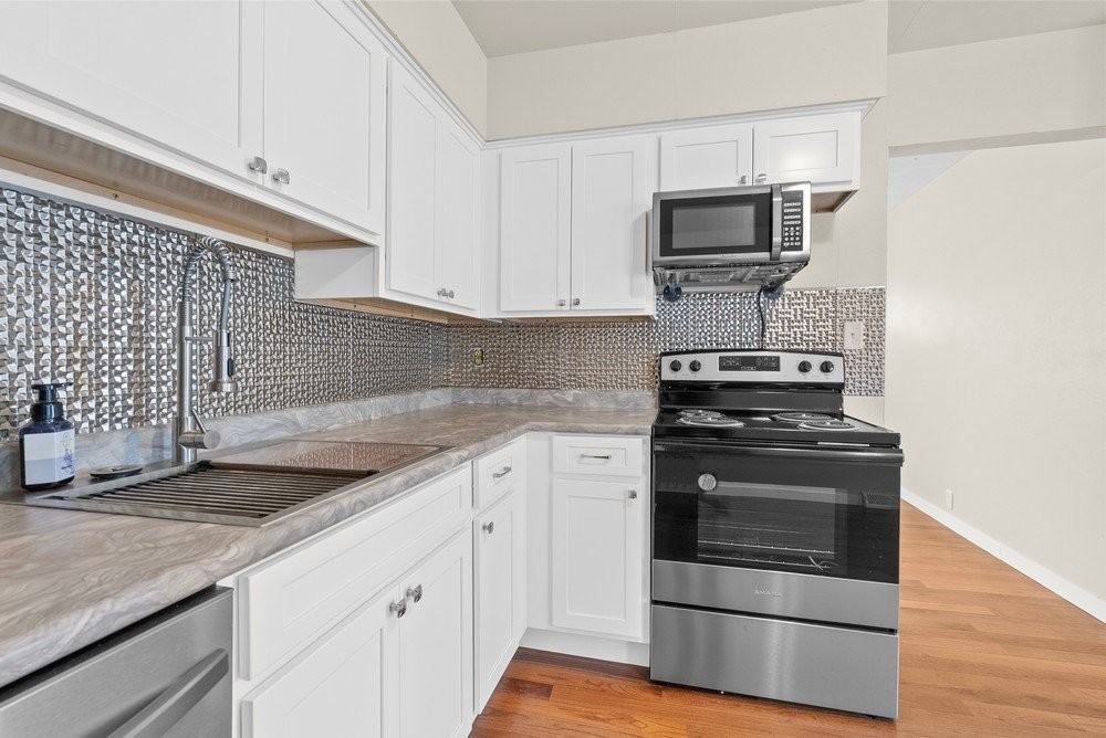3022 Cottonwood Ln - Photo 7 of 20