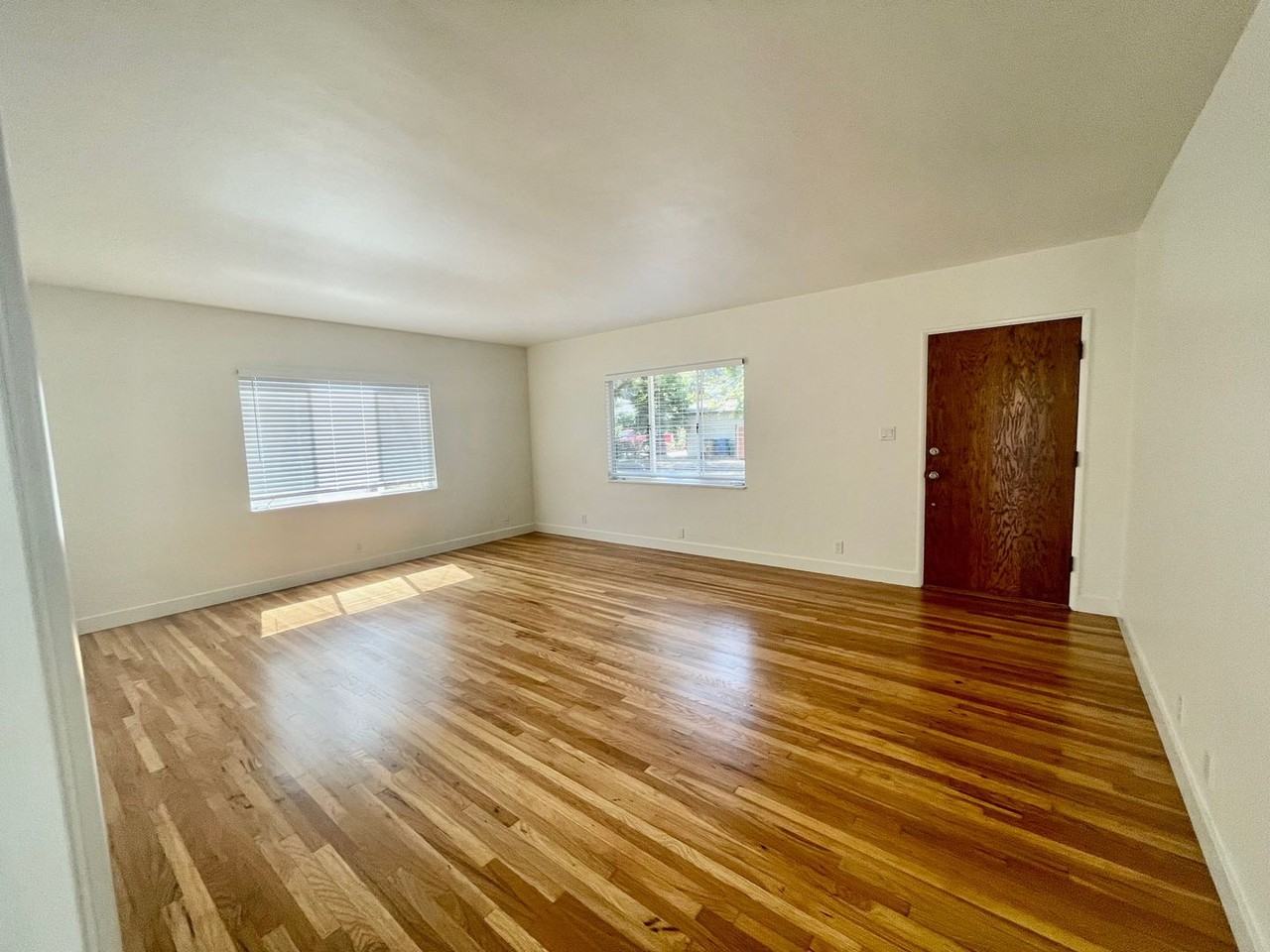 1106 Chino St - Photo 2 of 9