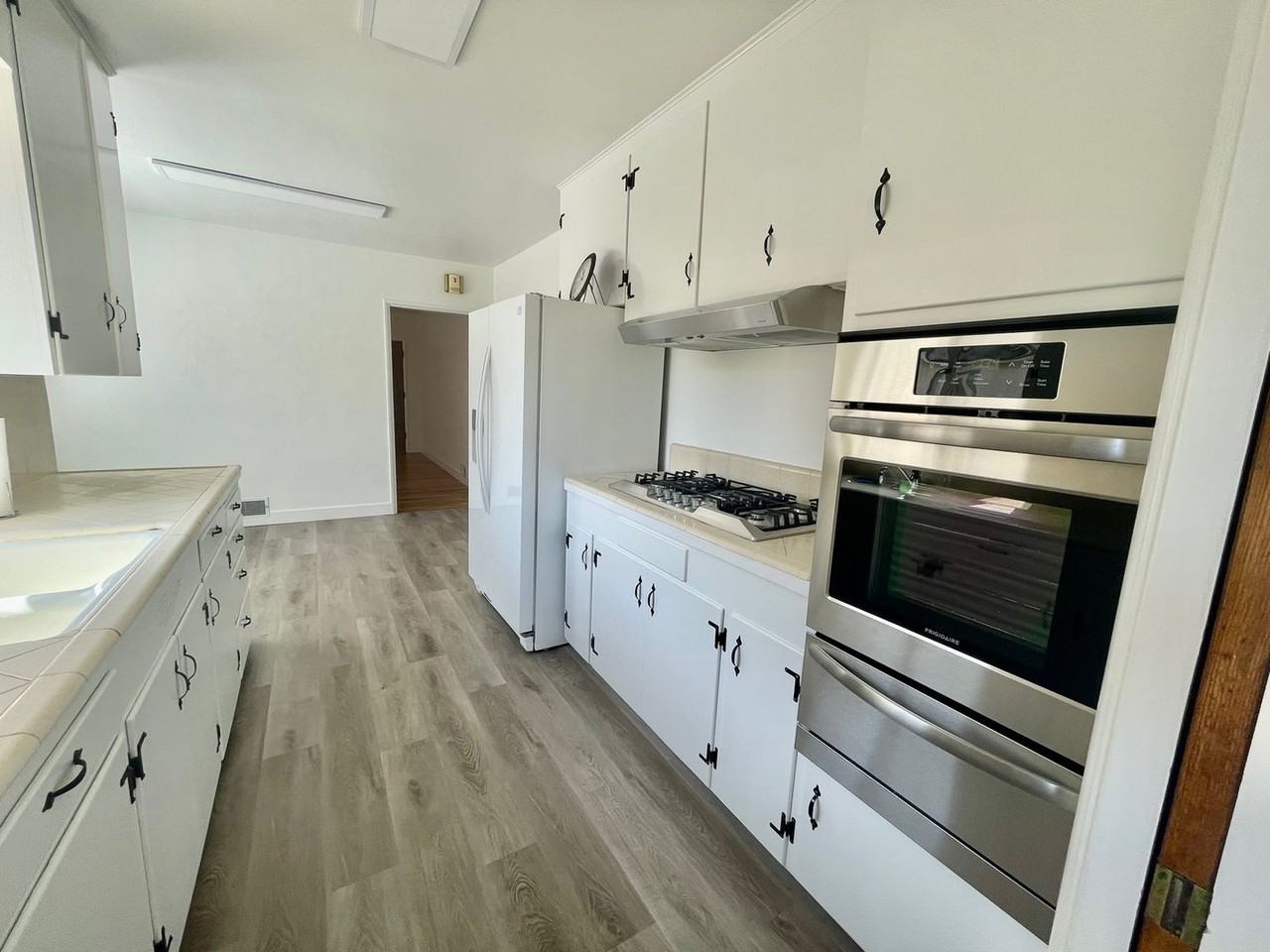 1106 Chino St - Photo 4 of 9