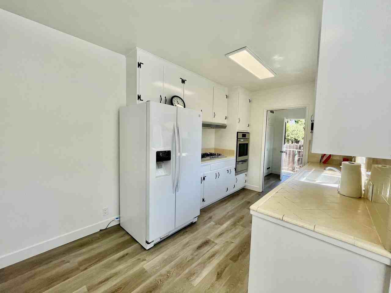1106 Chino St - Photo 5 of 9