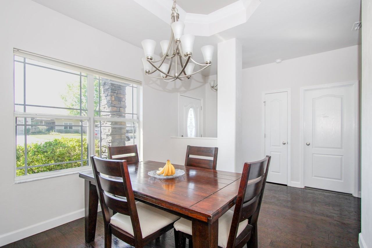 989 Nw 231st Way - Photo 5 of 20