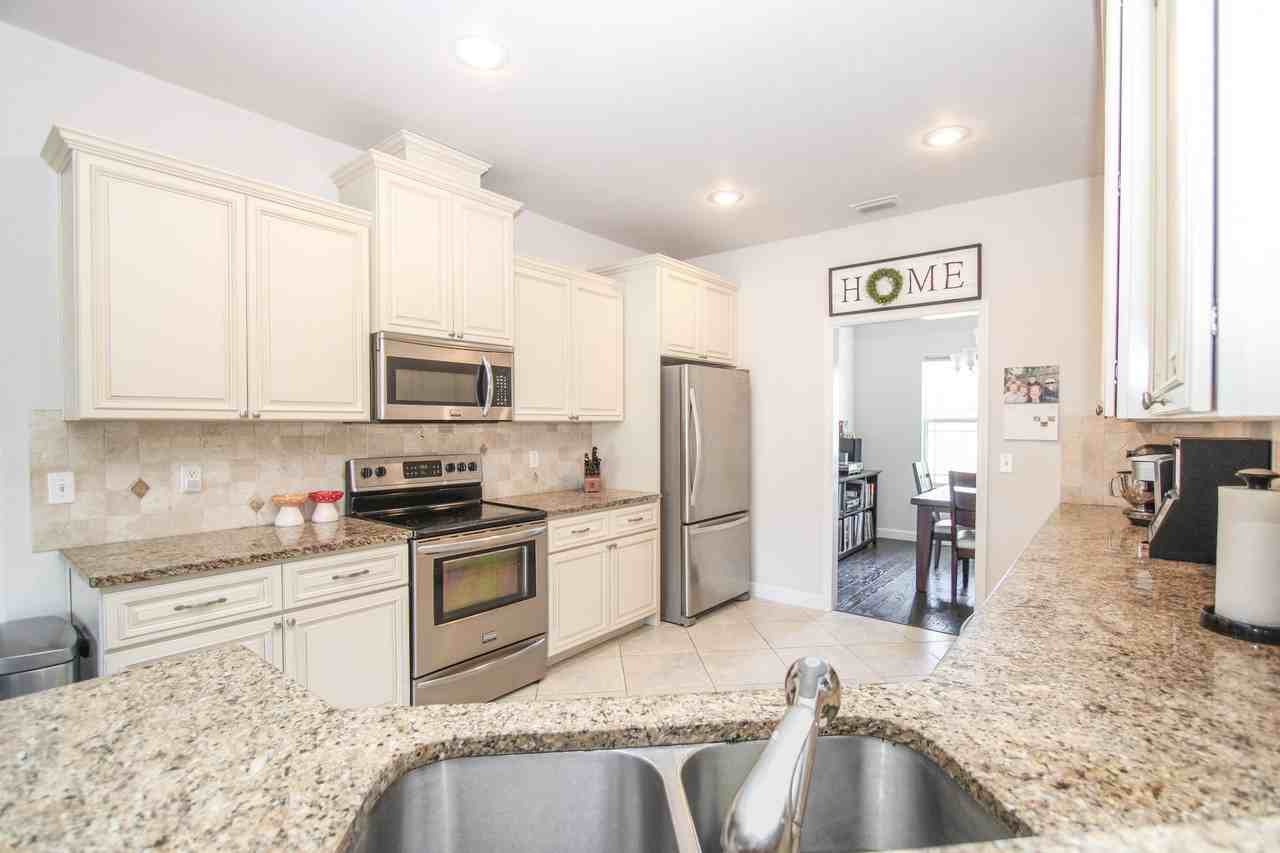 989 Nw 231st Way - Photo 6 of 20