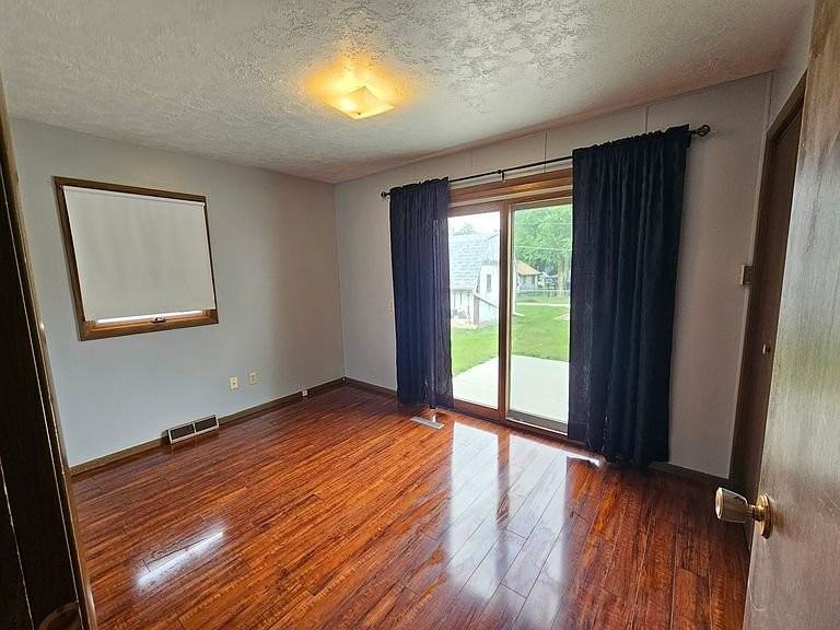 1210 S Westcott St - Photo 5 of 5