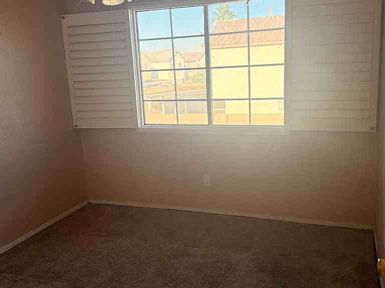 6101 Riflecrest Ave - Photo 4 of 6