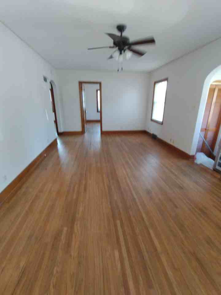 2116 Si Clinton - Photo 3 of 15