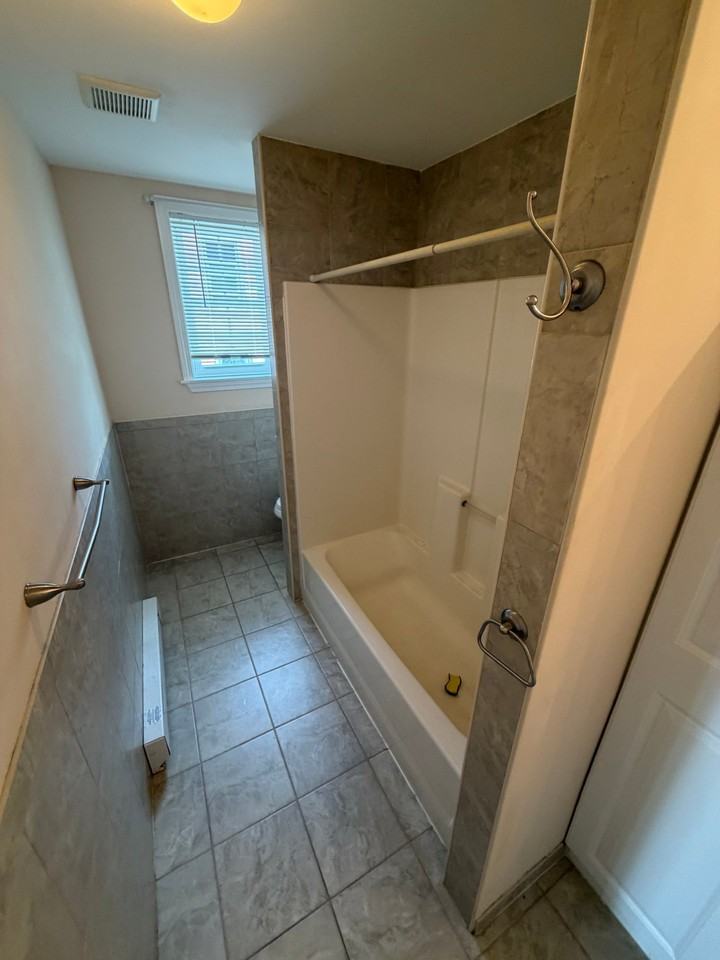 852 Bank St #A - Photo 7 of 13