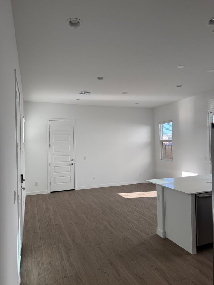 9641 W Mulberry Dr - Photo 2 of 5