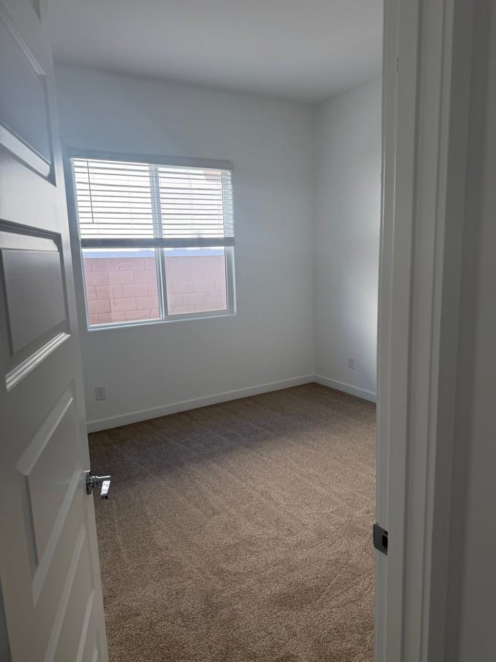 9641 W Mulberry Dr - Photo 4 of 5