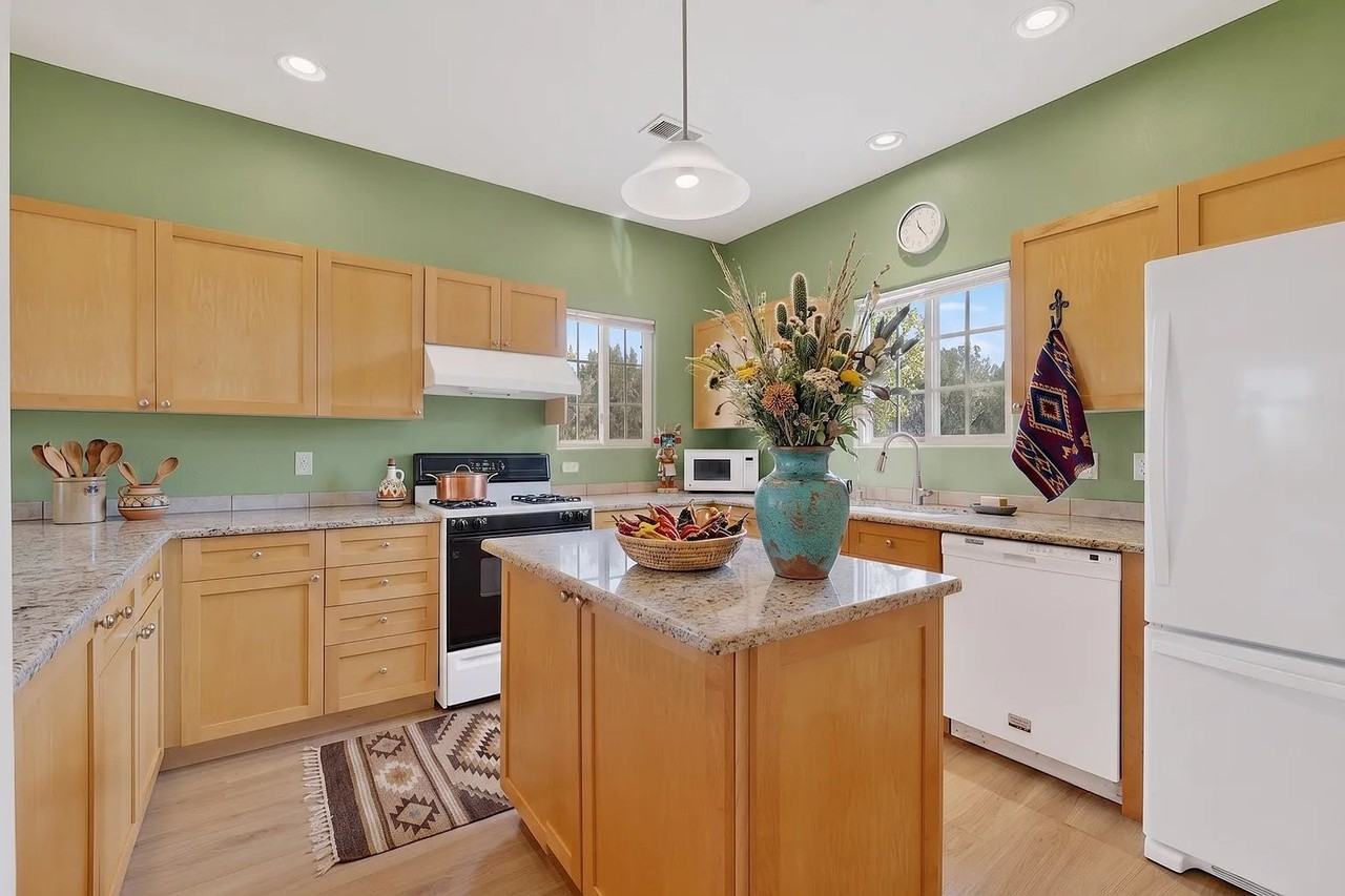 4401 Autumn Leaf Ln - Photo 4 of 20
