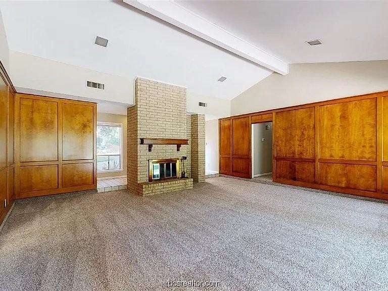 2702 Apple Creek Cir - Photo 4 of 20