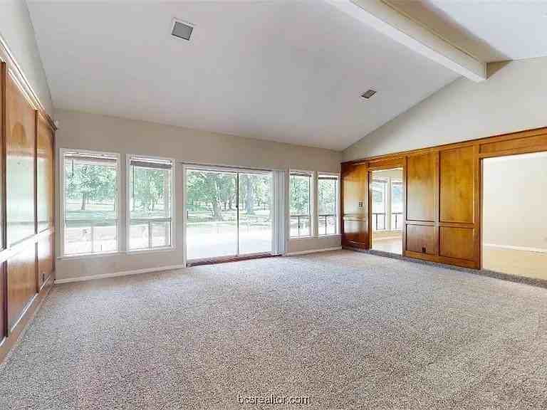 2702 Apple Creek Cir - Photo 5 of 20