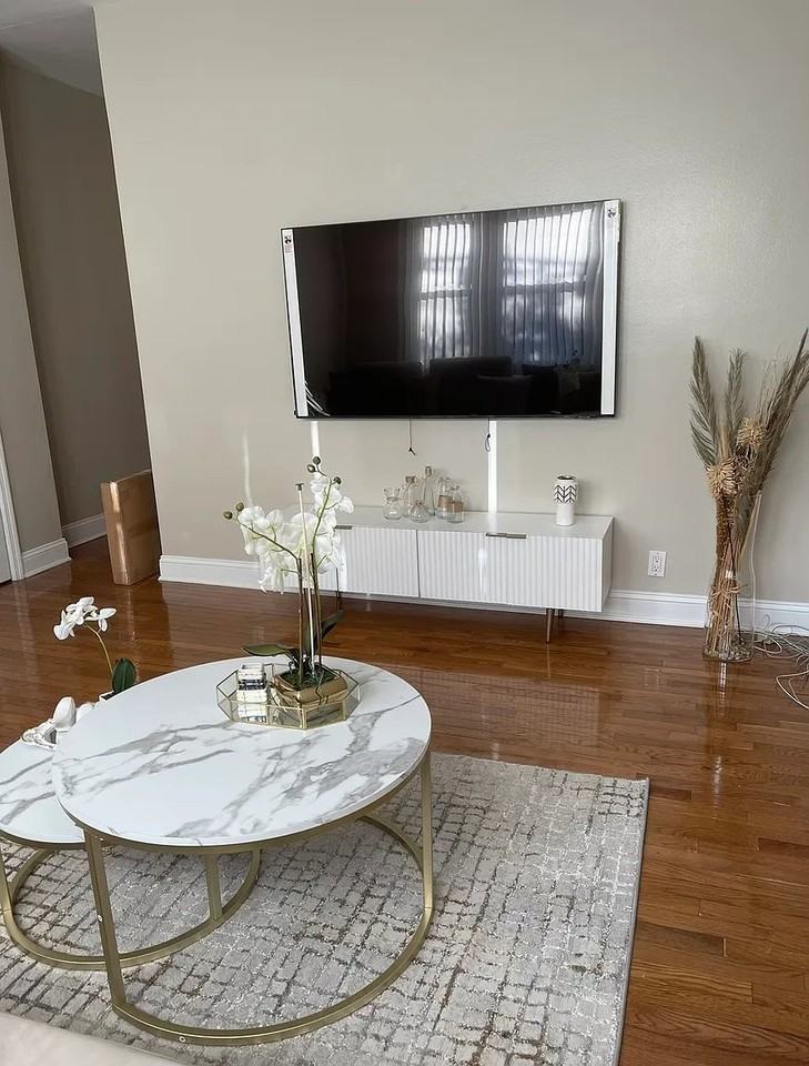 1660 Hering Ave #2 - Photo 3 of 8