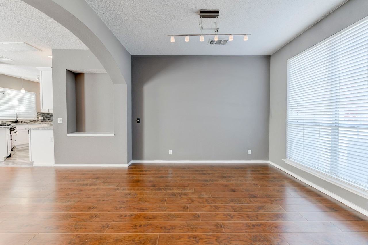 16913 Langland Rd - Photo 5 of 20