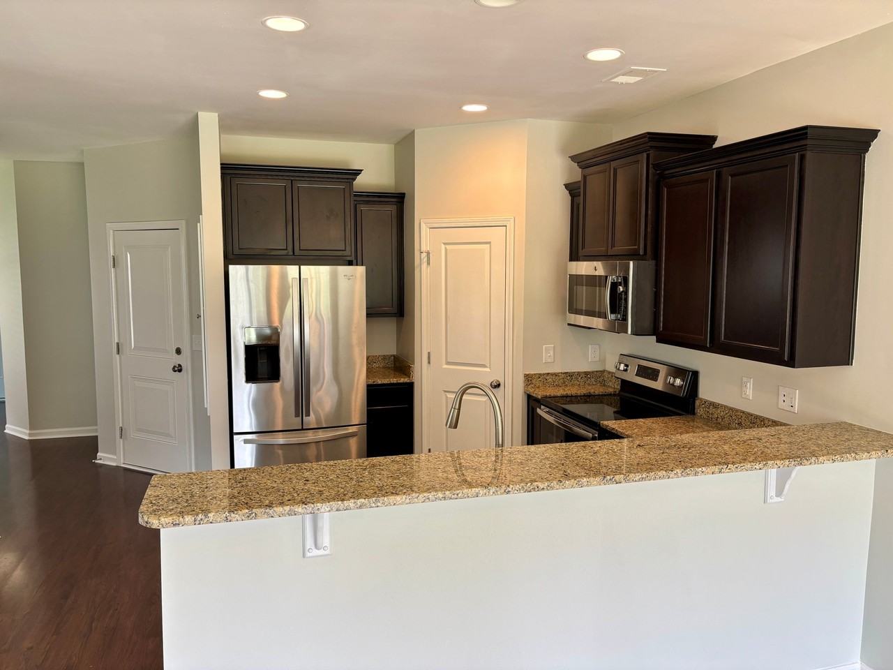 756 Helmsman Ln - Photo 4 of 20