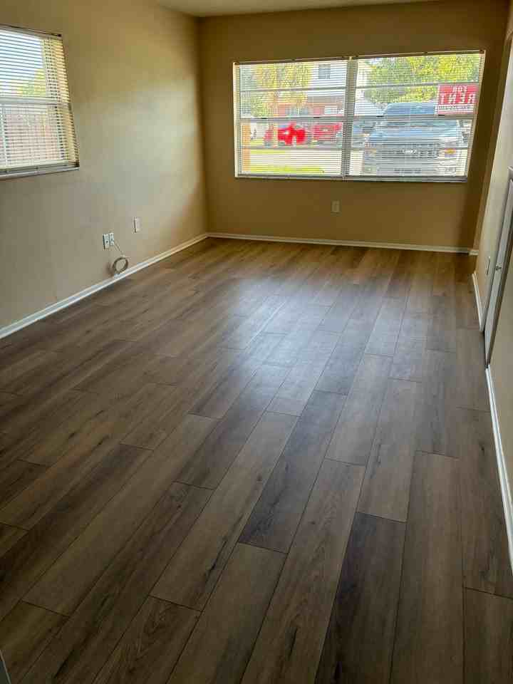 708 65th Ave E - Photo 5 of 9