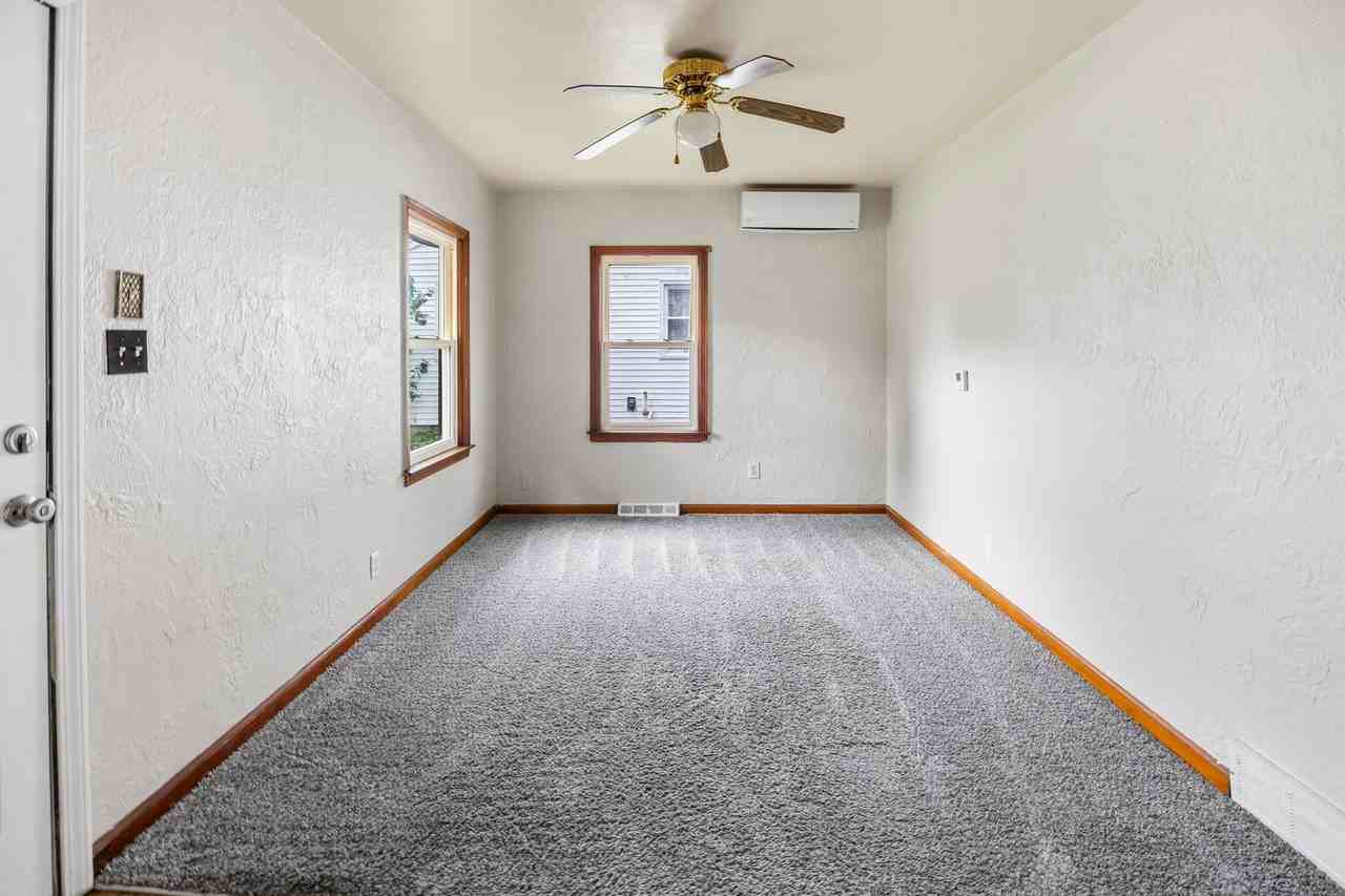 3934 54th St - Photo 4 of 12