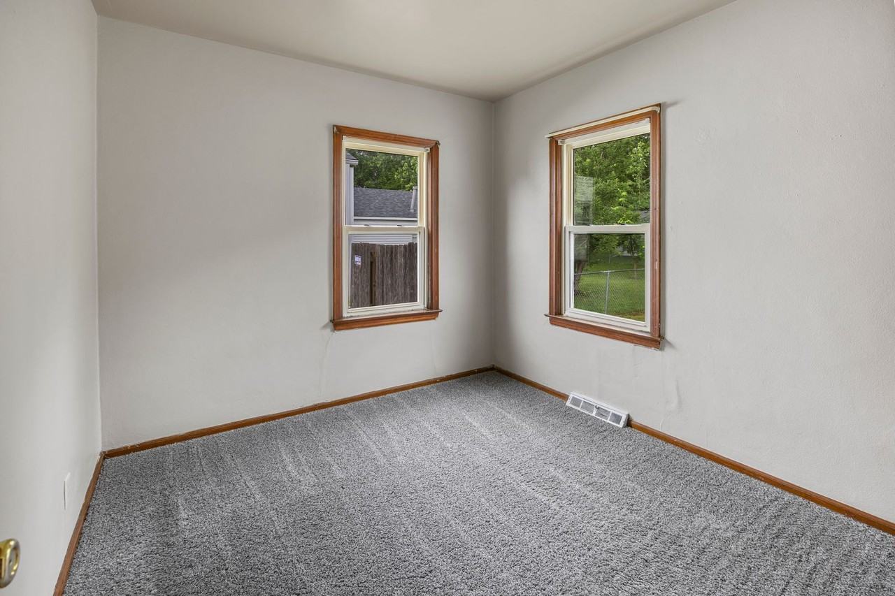 3934 54th St - Photo 6 of 12