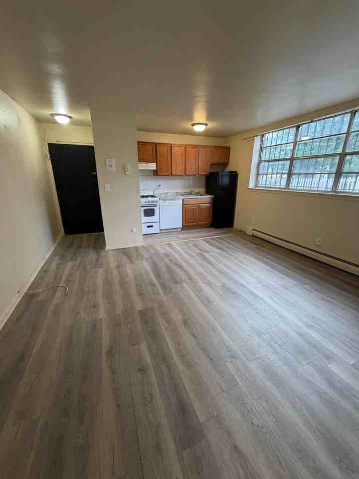 76 E Park St #8 - Photo 2 of 5
