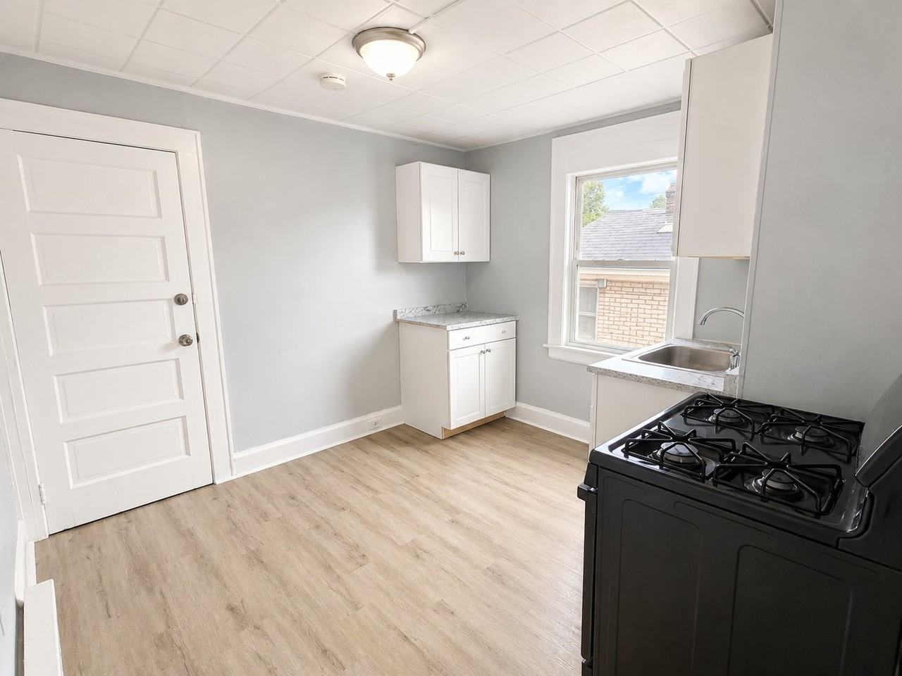 9 Kenmore Ave #3 - Photo 4 of 6