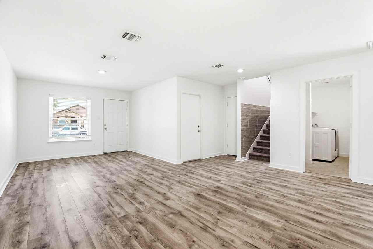 9616 Kennebec Way - Photo 3 of 20