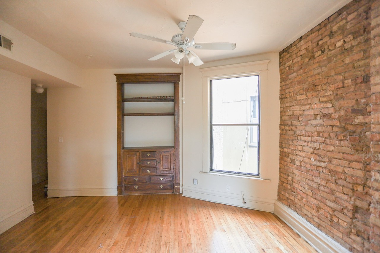 840 W Cornelia Ave #1 - Photo 3 of 13