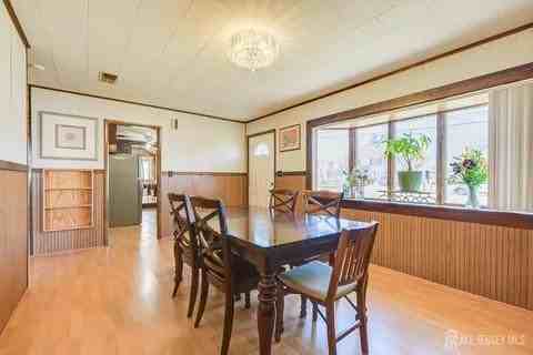 9 Haines Ave - Photo 5 of 16
