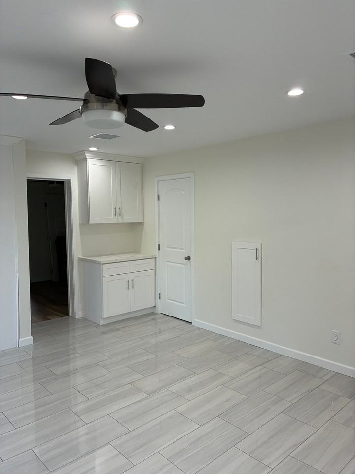 11717 Shoshone Ave - Photo 2 of 17