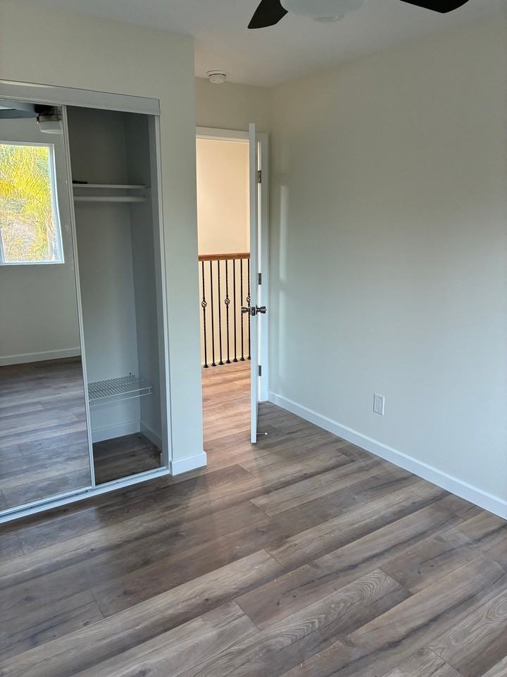 11717 Shoshone Ave - Photo 5 of 17