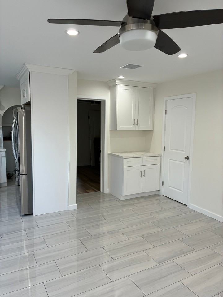 11717 Shoshone Ave - Photo 7 of 17