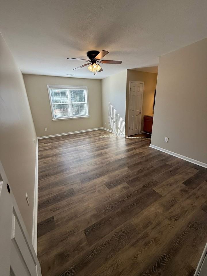 303 Cardinal Way - Photo 3 of 12