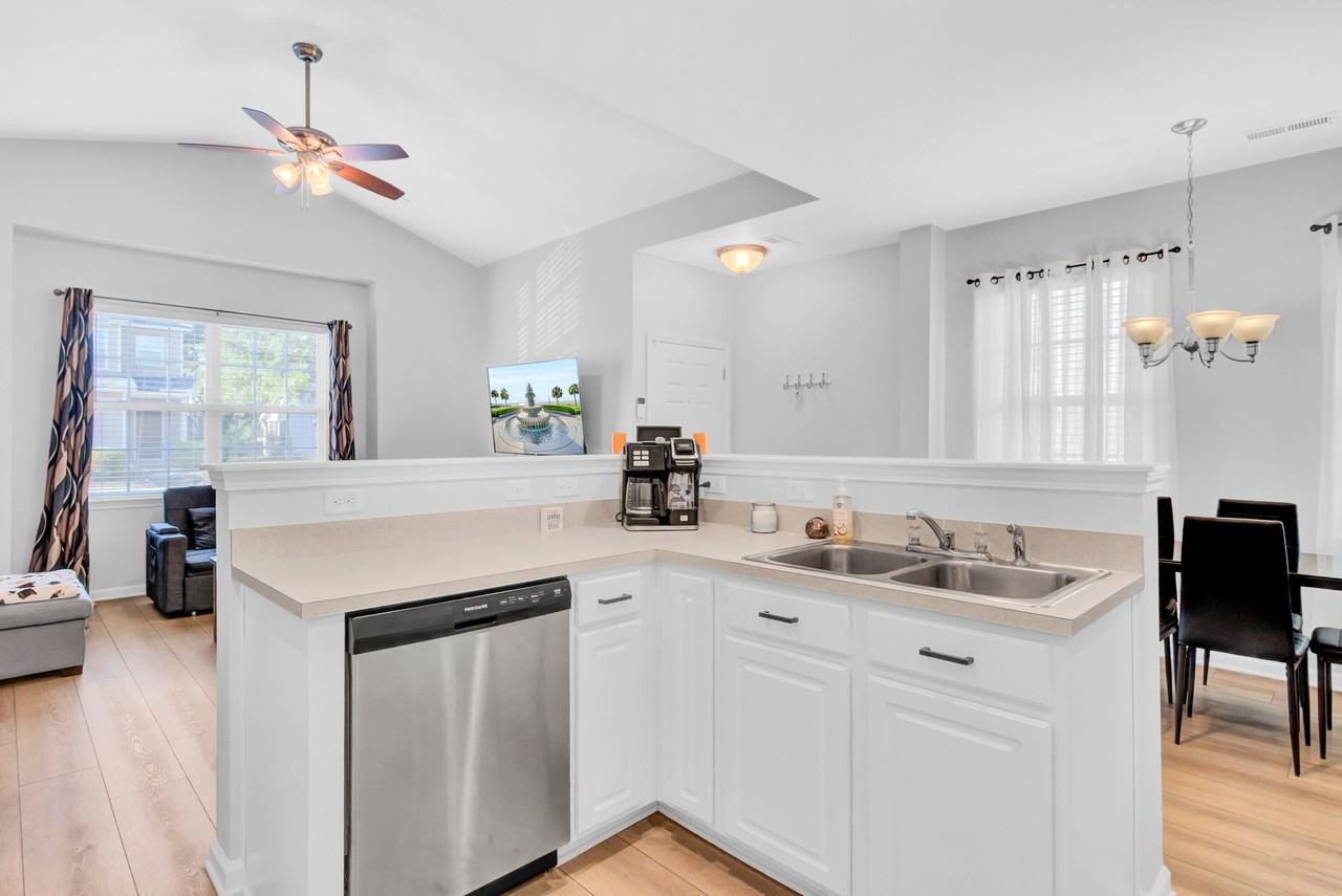 132 Woodward Rd - Photo 5 of 17