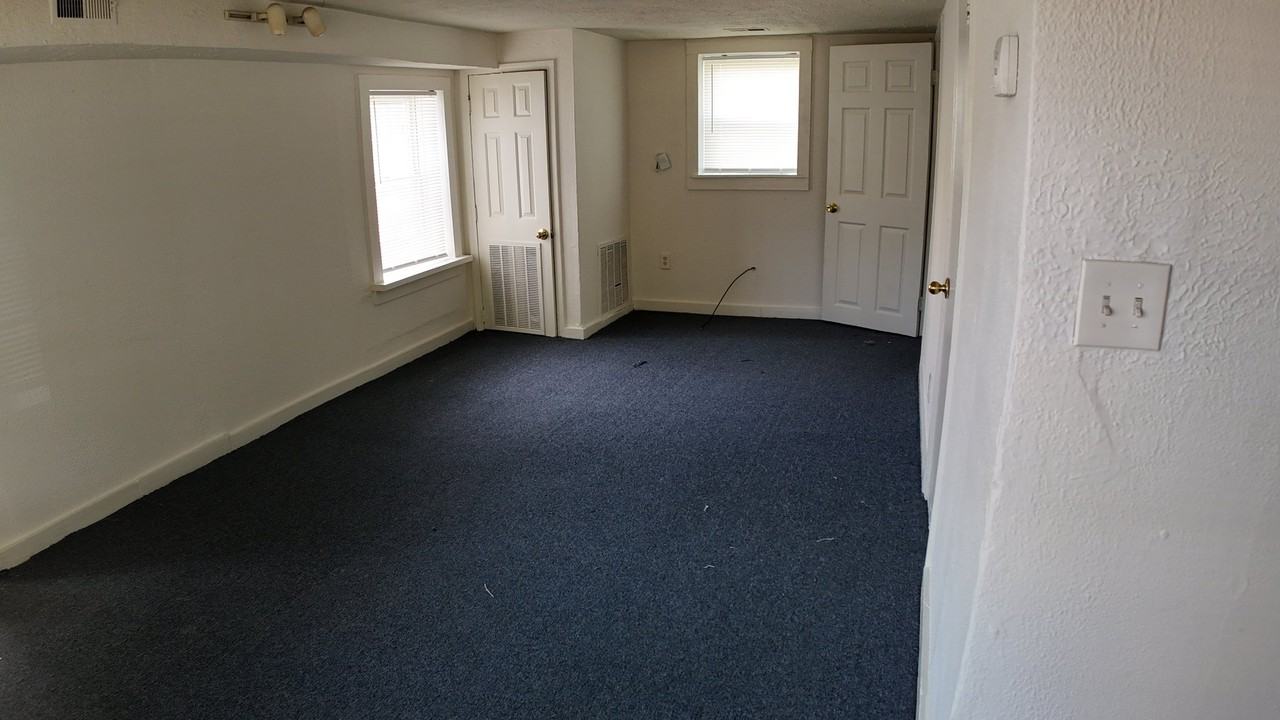 104 Otis St - Photo 7 of 17
