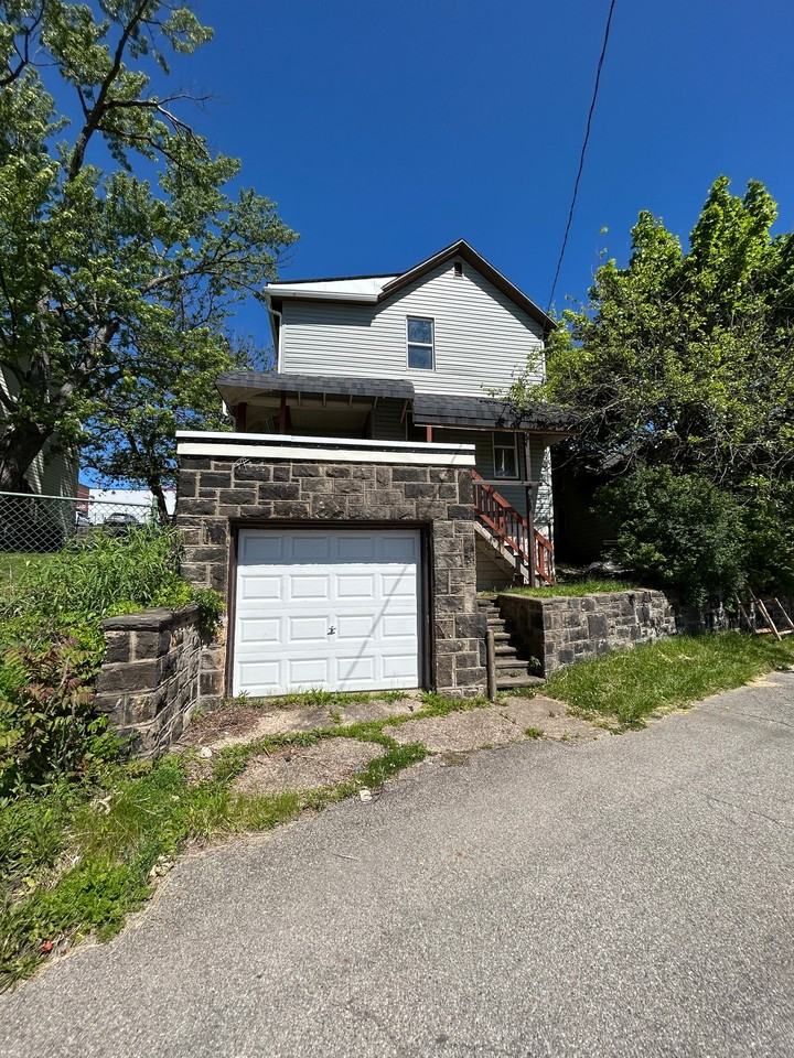 414 S Washington St - Photo 2 of 12