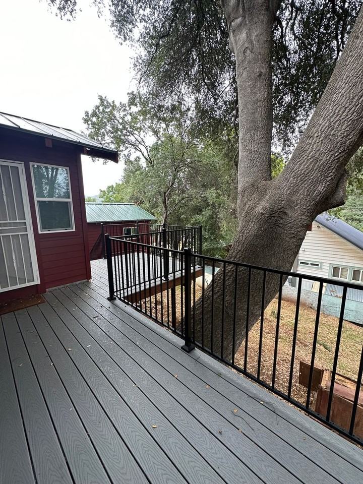 435 Barretta St - Photo 3 of 8