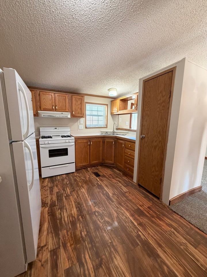 138 Maynard Cir #138 - Photo 2 of 7
